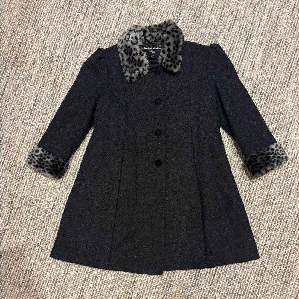 Stephanie Mathew’s Girls Pea Coat with Faux Fur Accents- Size 6